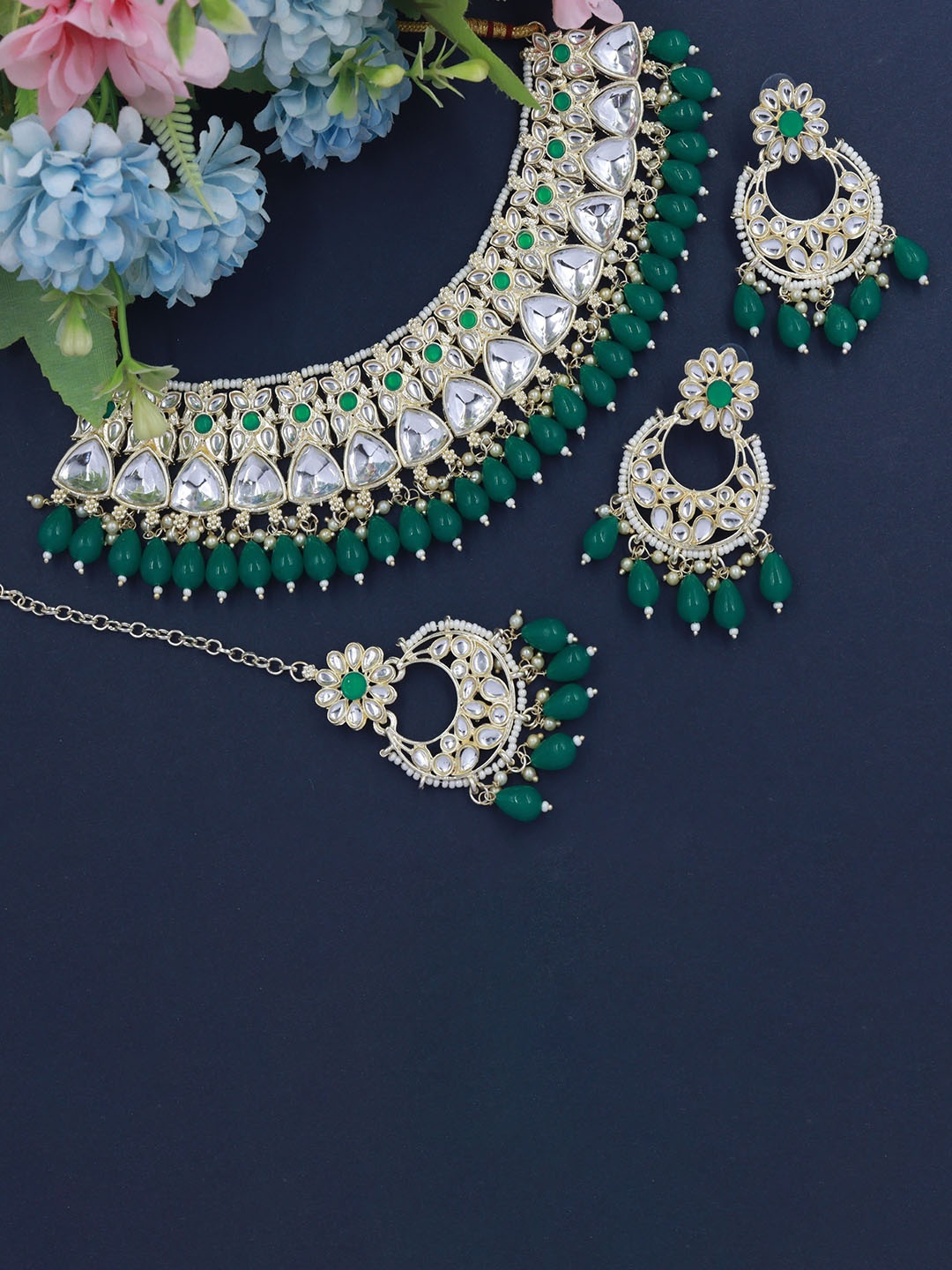 

Rhymee Gold-Plated Kundan-Studded & Beaded Choker Jewellery Set