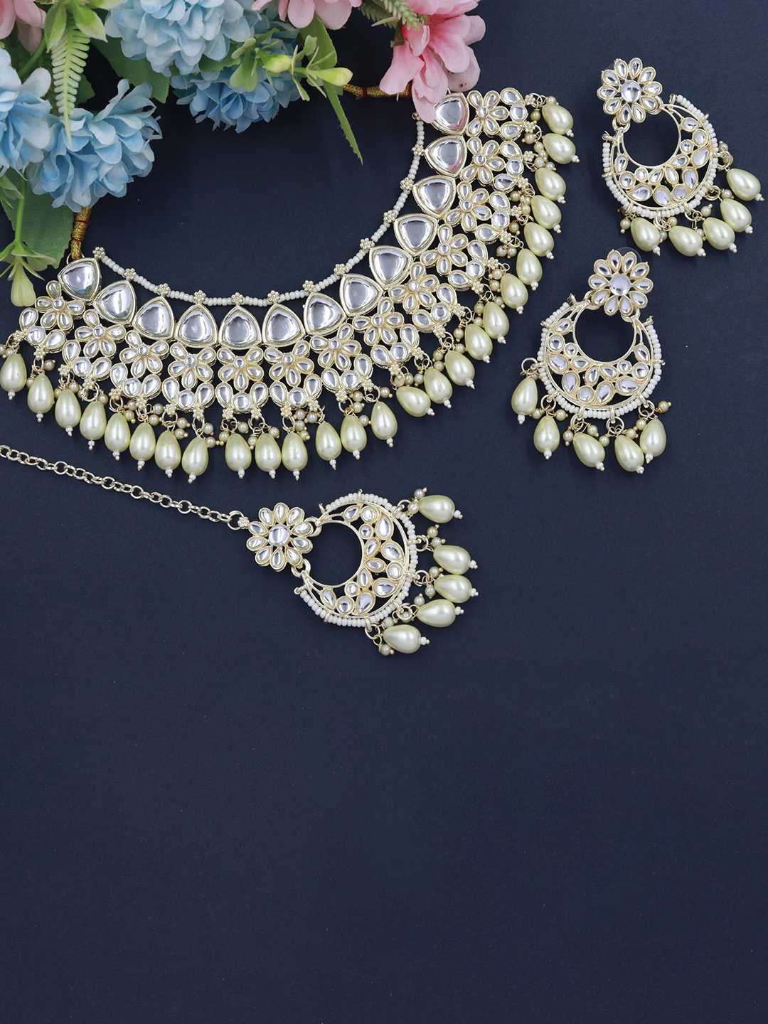 

Rhymee Gold-Plated Kundan-Studded & Beaded Choker Jewellery Set