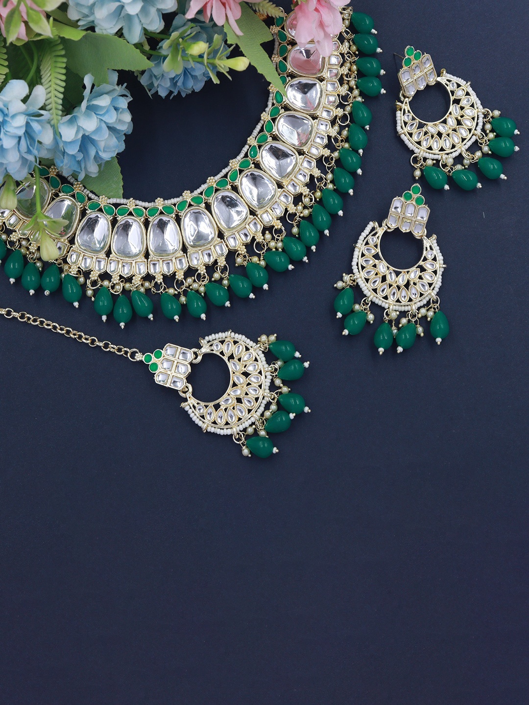 

Rhymee Gold-Plated Kundan-Studded & Beaded Choker Jewellery Set