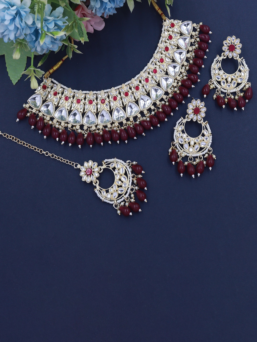 

Rhymee Gold-Plated Kundan-Studded & Beaded Choker Jewellery Set