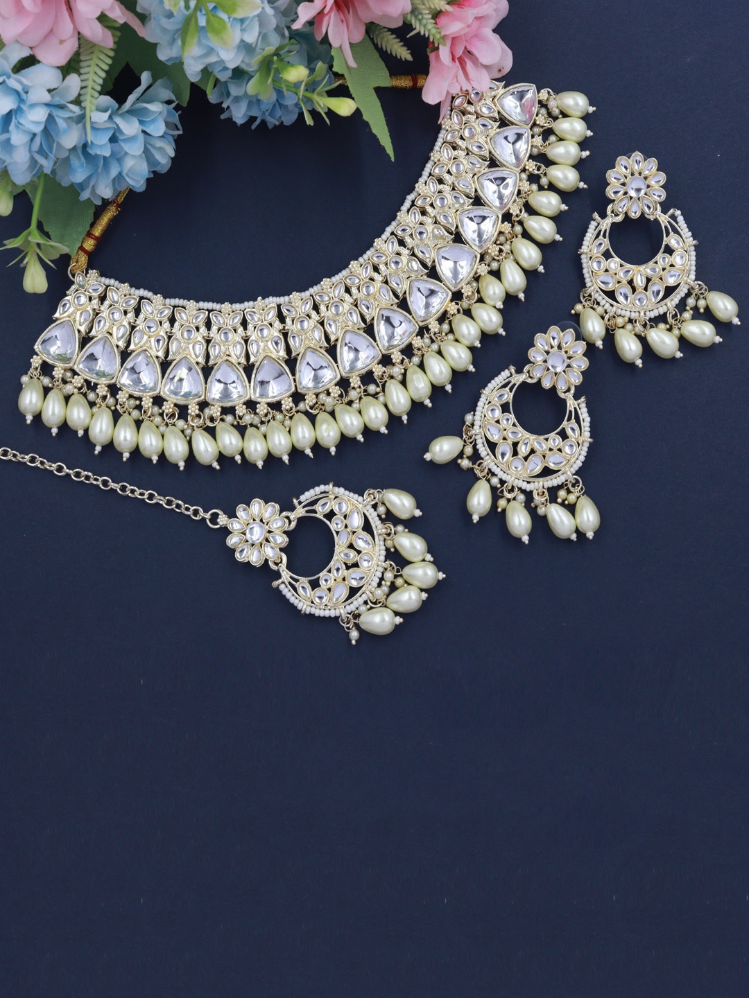 

Rhymee Gold-Plated Kundan-Studded & Beaded Choker Jewellery Set