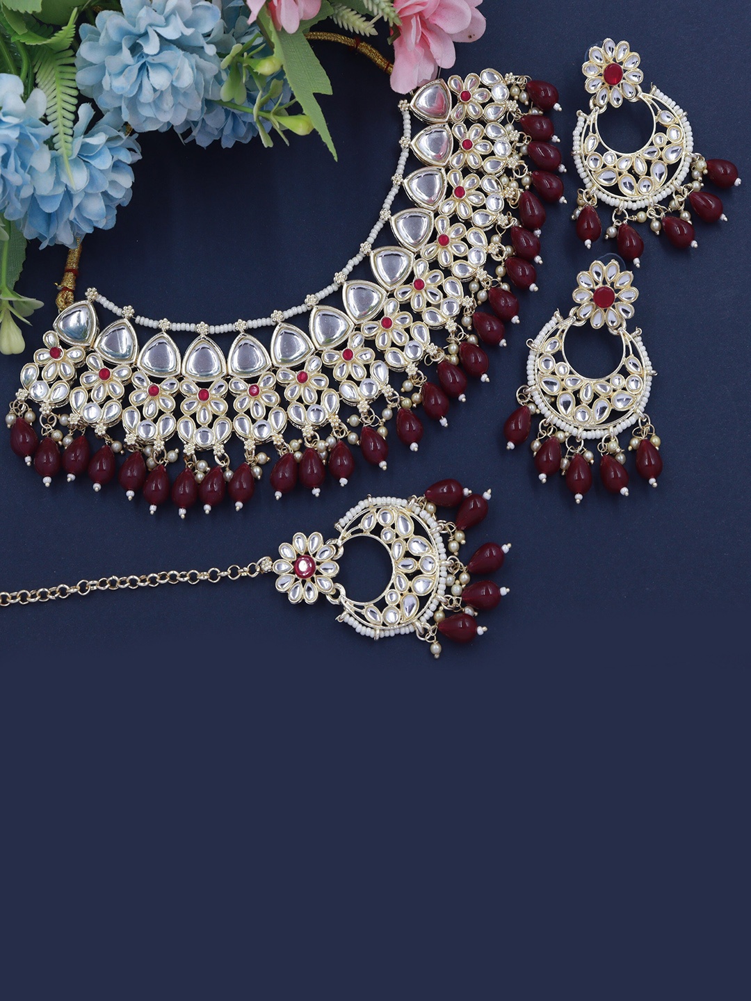 

Rhymee Gold-Plated Kundan-Studded & Beaded Choker Jewellery Set