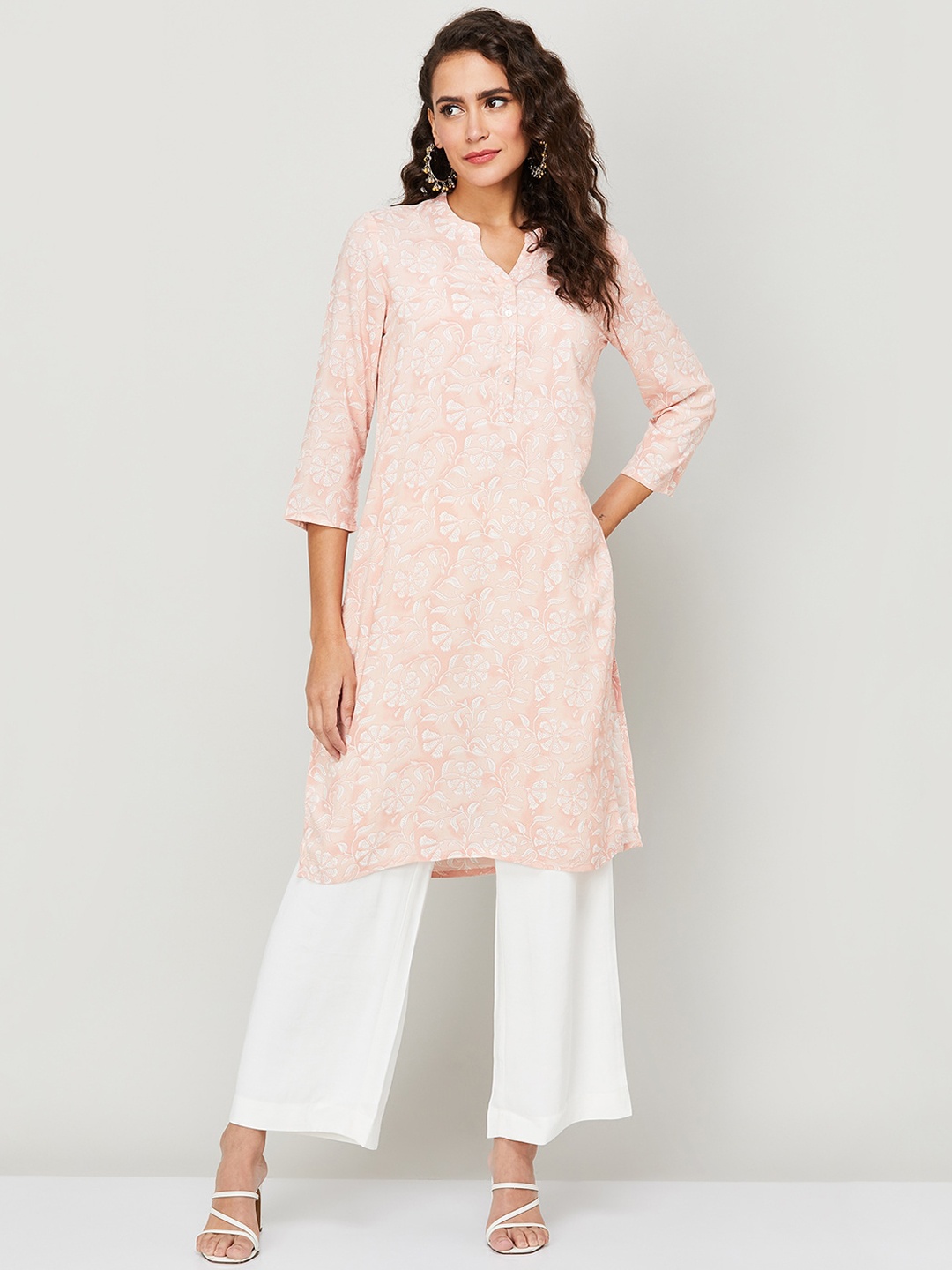 

Melange by Lifestyle Embroidered Chikankari Kurta, Peach