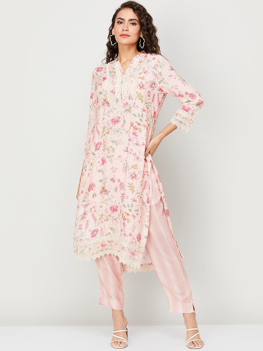 

Melange by Lifestyle Floral Printed V-Neck Lace Work Detail Kurta with Trousers & Dupatta, Peach