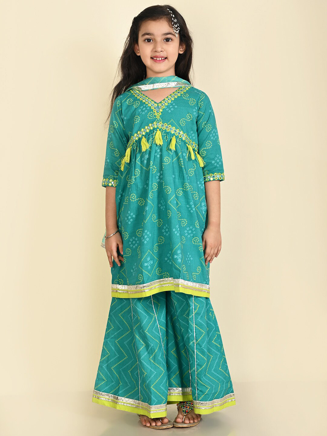 

LIL PITAARA Girls Bandhani Printed Pure Cotton A-Line Kurta with Sharara & Dupatta, Green