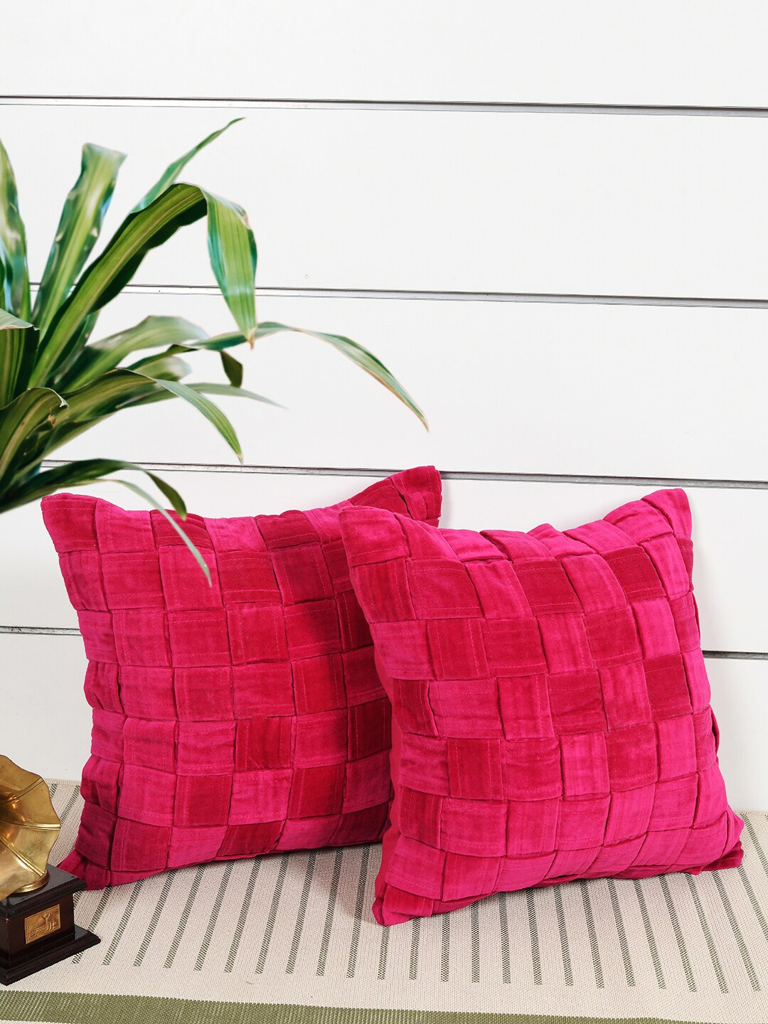 

KRAVIKA 2 Pcs Pink Checked Square Cushion Covers