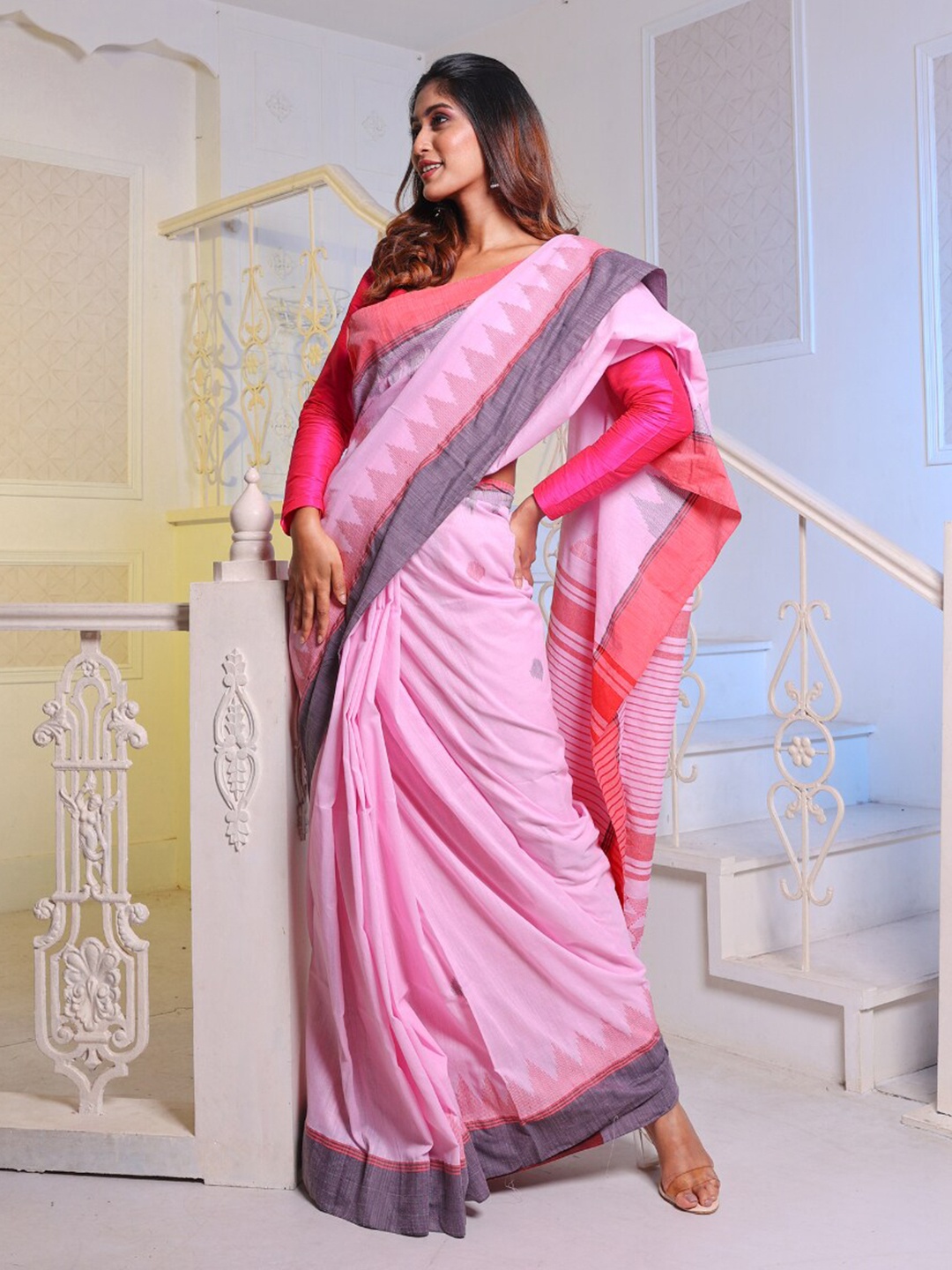 

Charukriti Geometric Woven Design Pure Cotton Saree, Pink