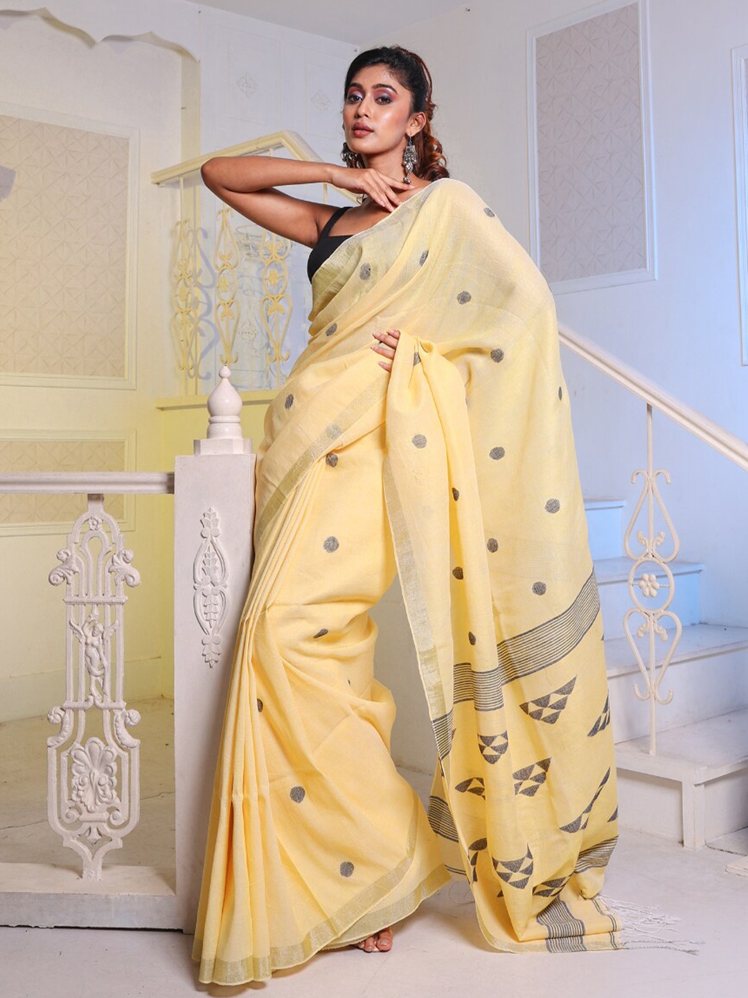 

Charukriti Woven Design Zari Pure Cotton Saree, Yellow