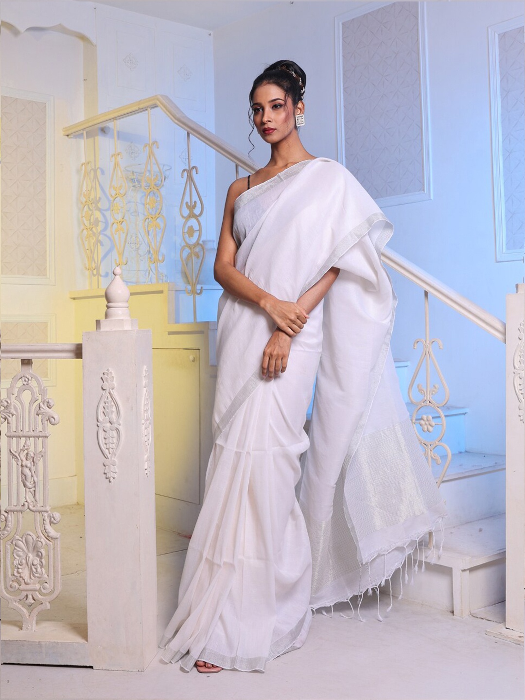 

Charukriti Zari Pure Linen Saree, White