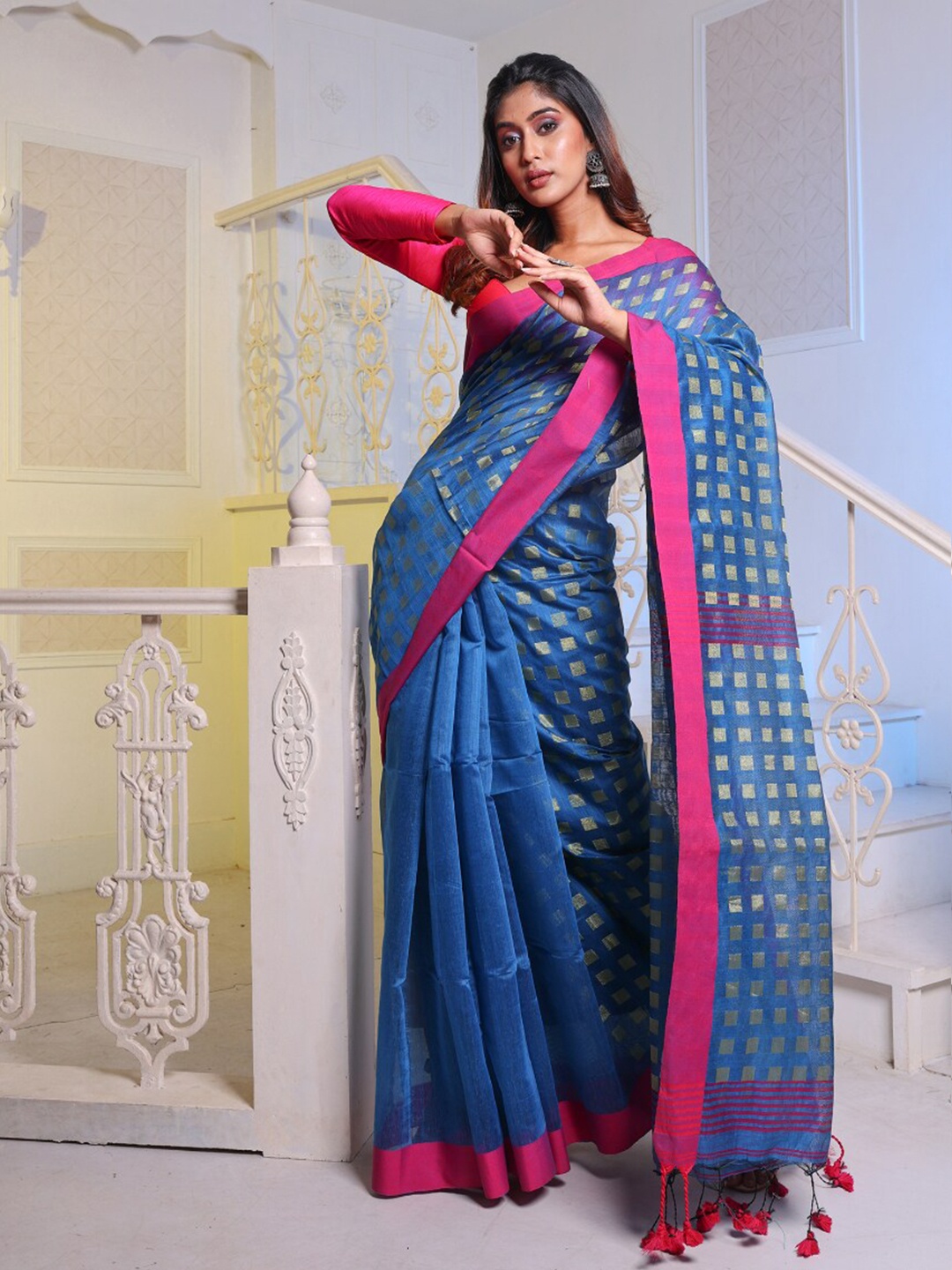 

Charukriti Geometric Woven Design Zari Saree, Blue