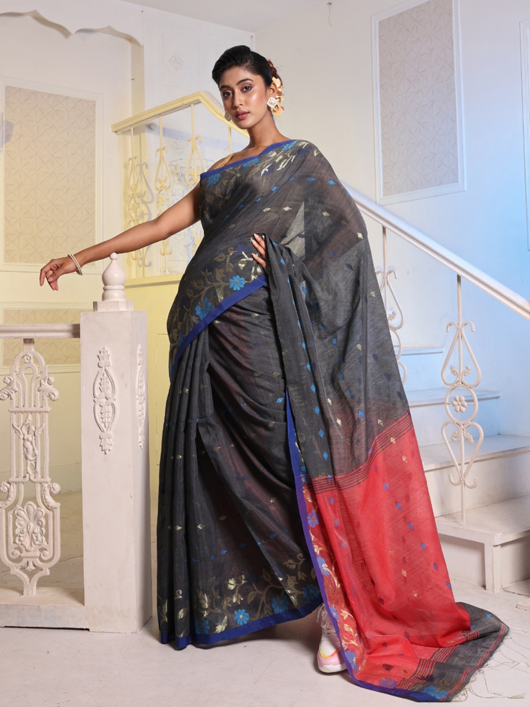 

Charukriti Ethnic Motifs Woven Design Zari Saree, Grey