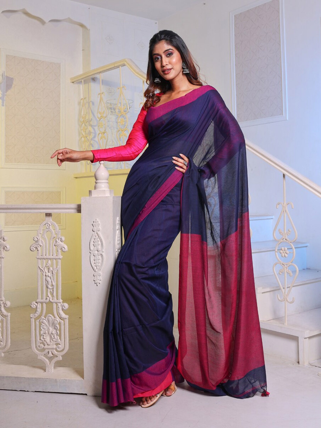 

Charukriti Solid Pure Cotton Saree, Navy blue