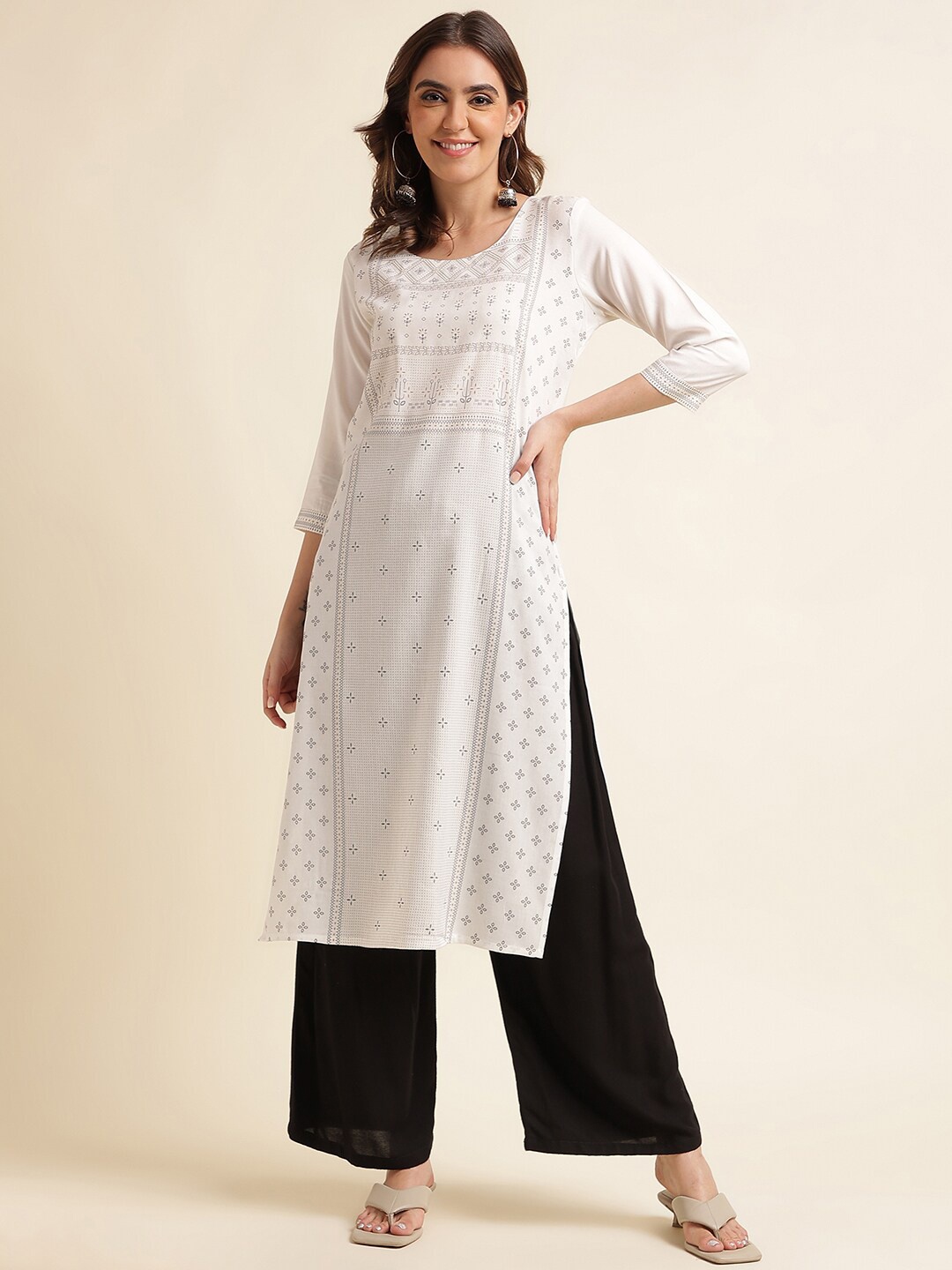 

kasee Women White & Grey Geometric Embroidered Kurta
