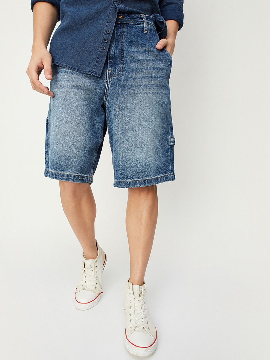 

max Men Washed Denim Shorts, Blue