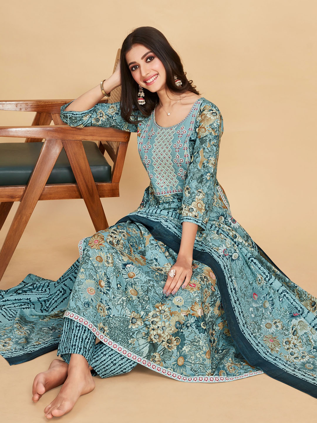 

Sangria Floral Printed Thread Work Pure-Cotton A-Line Kurta With Trouser & Dupatta, Grey