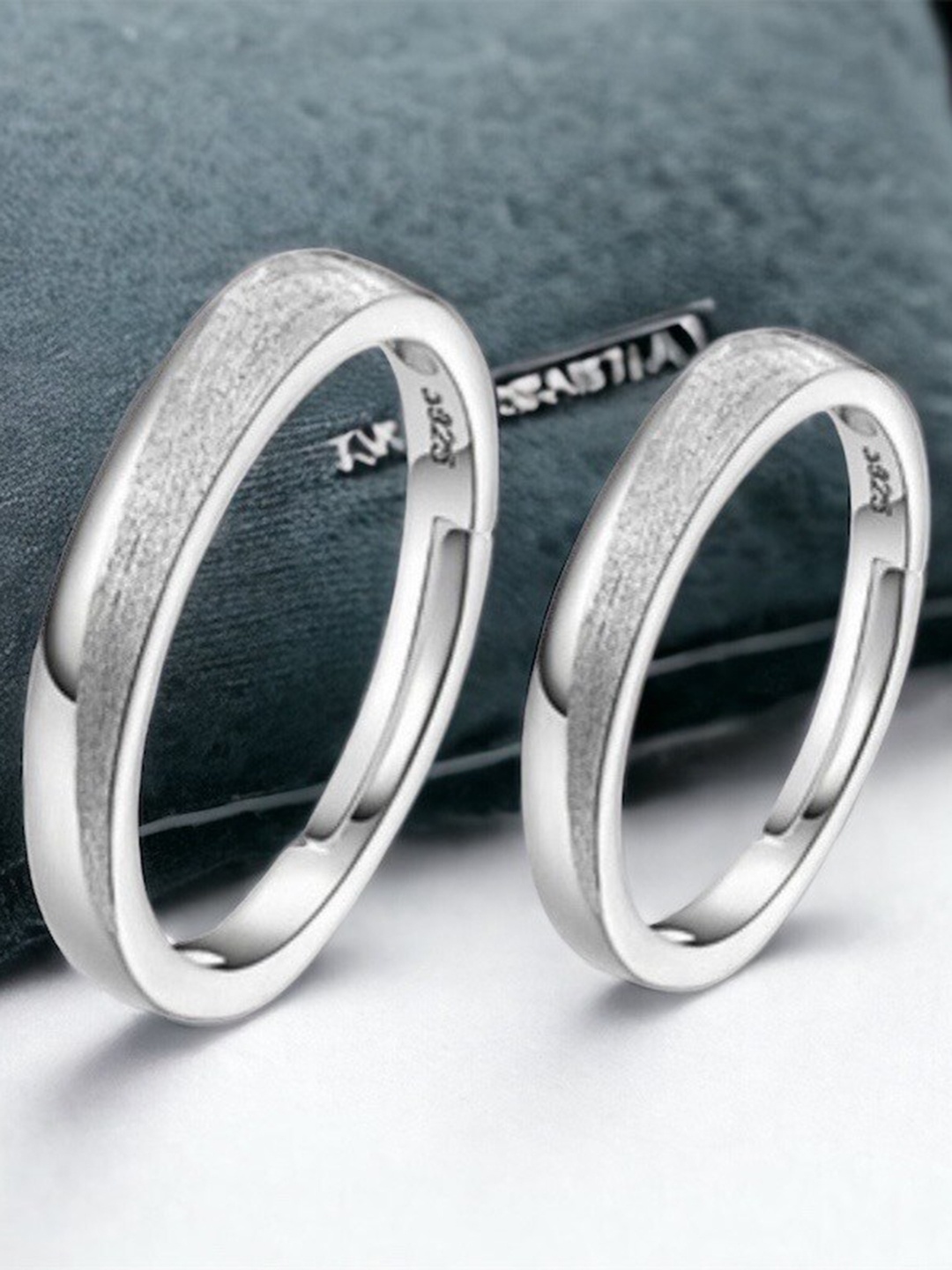 

MYKI Unisex Set Of 2 Silver-Plated Couple Adjustable Rings