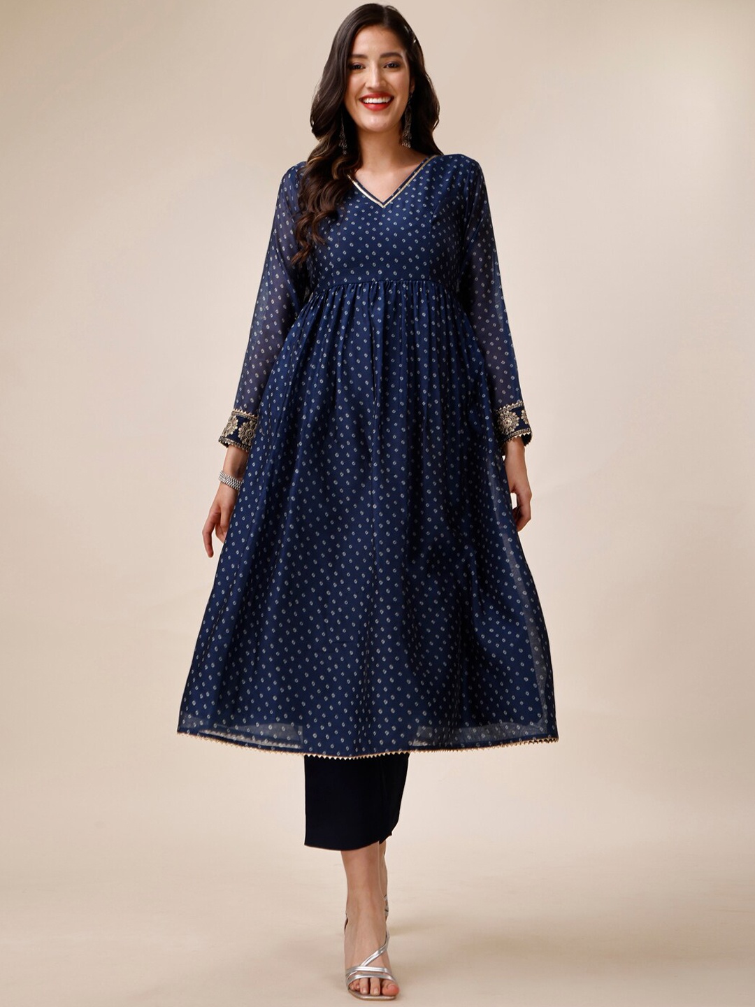

Inddus Bandhani Printed V-Neck Chanderi Cotton Kurta with Trousers, Teal