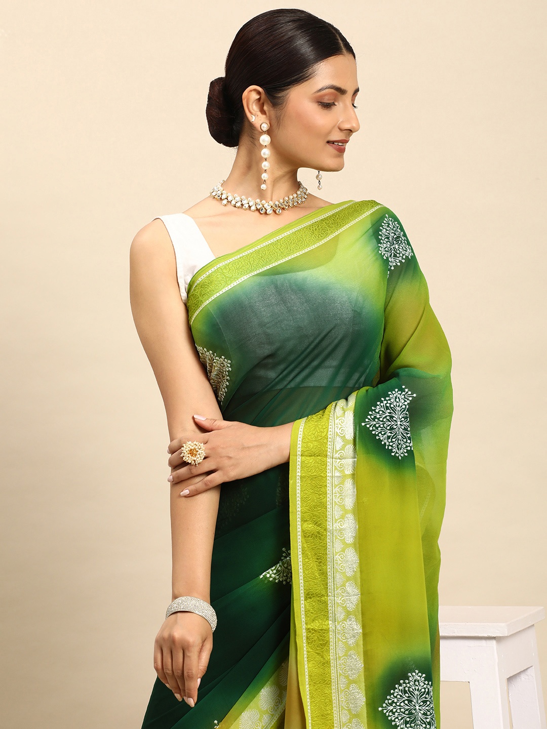 

Mitera Ethnic Motifs Embroidered Sequinned Saree, Green