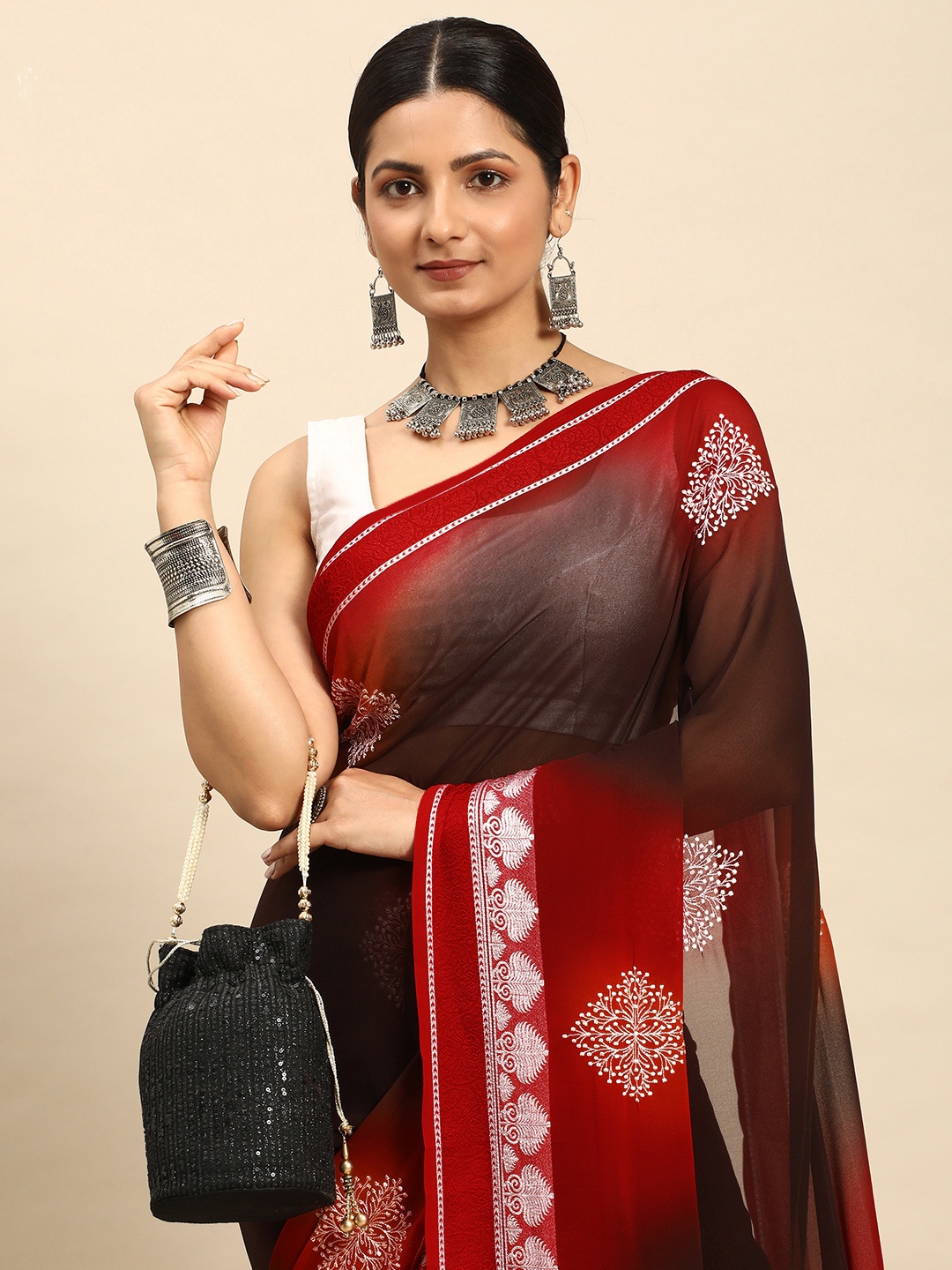 

Mitera Ethnic Motifs Embroidered Sequinned Saree, Red