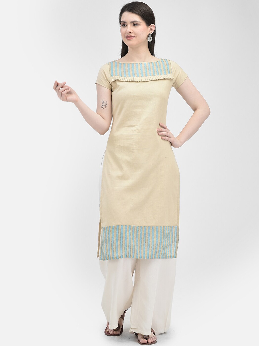 

Ojjasvi Geometric Yoke Design Regular Kurta, Beige