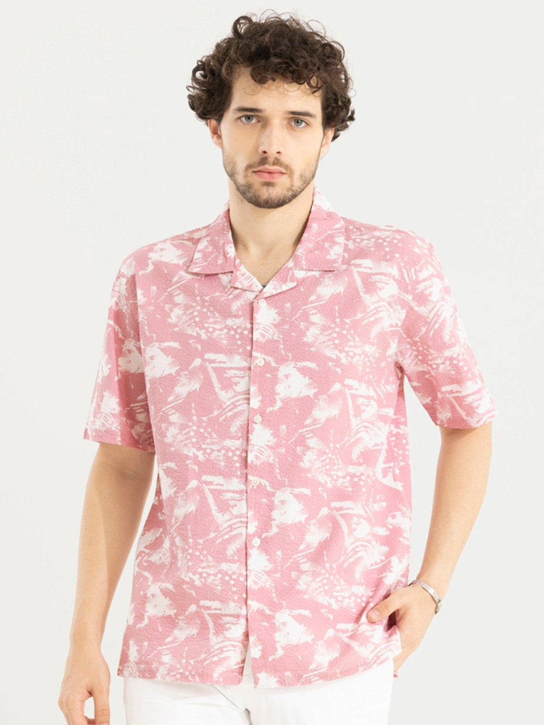 

Snitch Men Pink Classic Boxy Floral Printed Cotton Casual Shirt