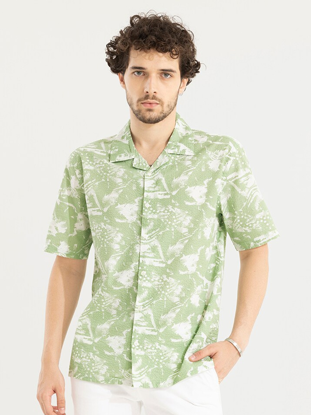 

Snitch Men Green Classic Boxy Floral Printed Cotton Casual Shirt