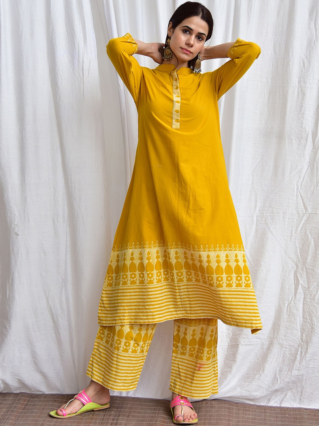 

Chidiyaa Ethnic Motifs Printed Mandarin Colllar Regular Pure Cotton Kurta with Palazzos, Yellow