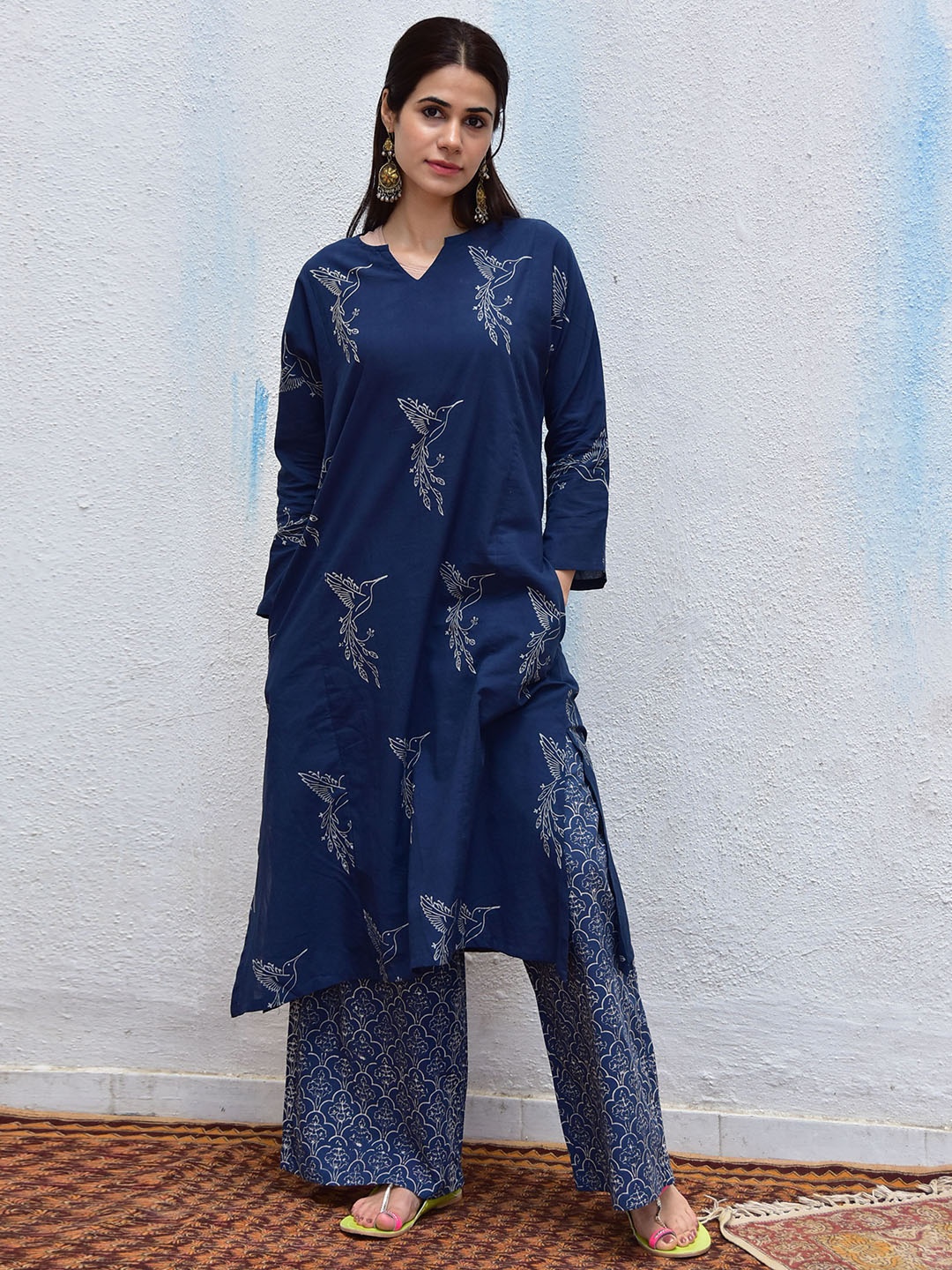 

Chidiyaa Ethnic Motifs Printed Regular Pure Cotton Kurta with Palazzos, Blue