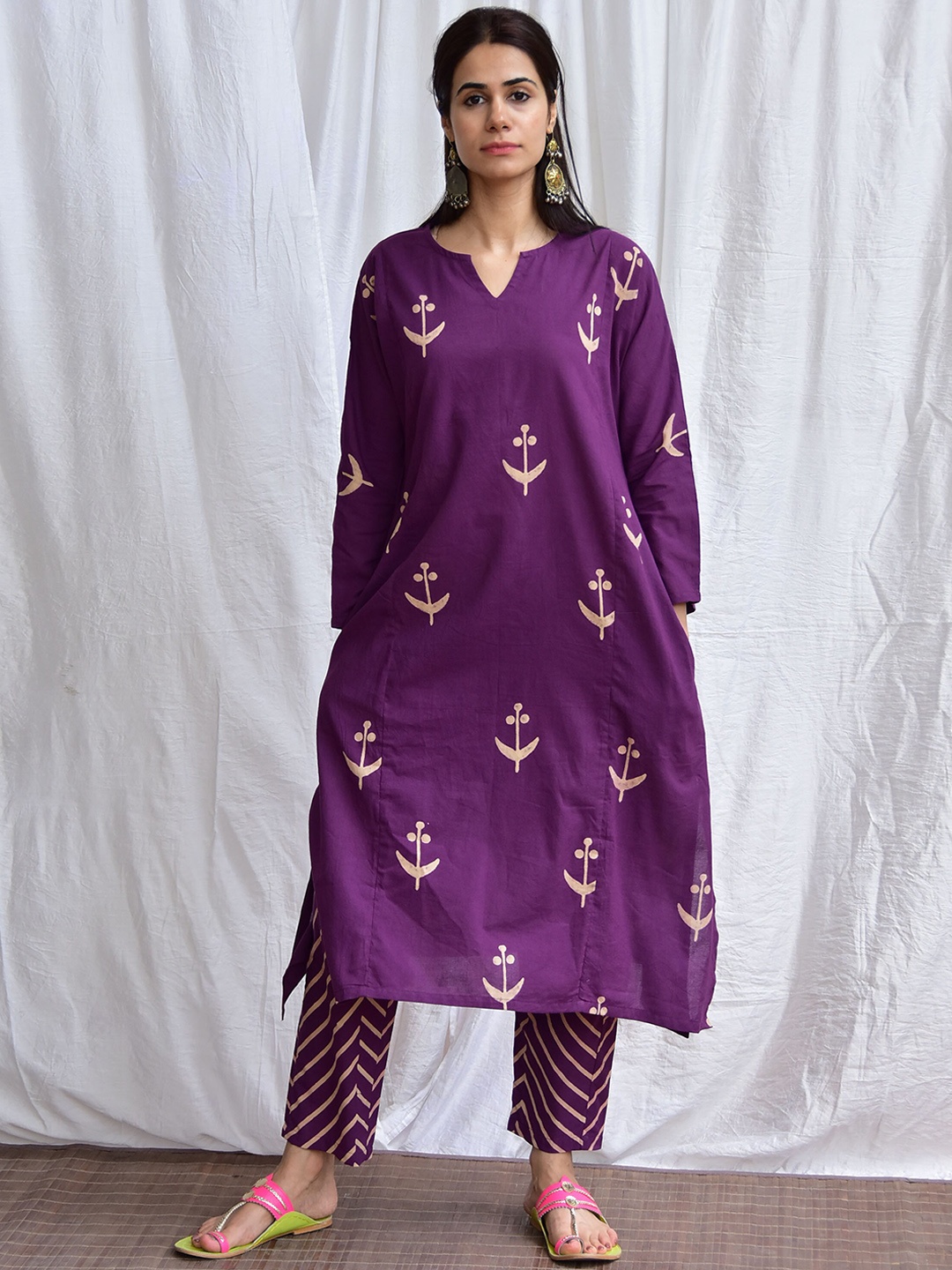 

Chidiyaa Ethnic Motifs Printed Regular Pure Cotton Kurta With Trousers, Purple
