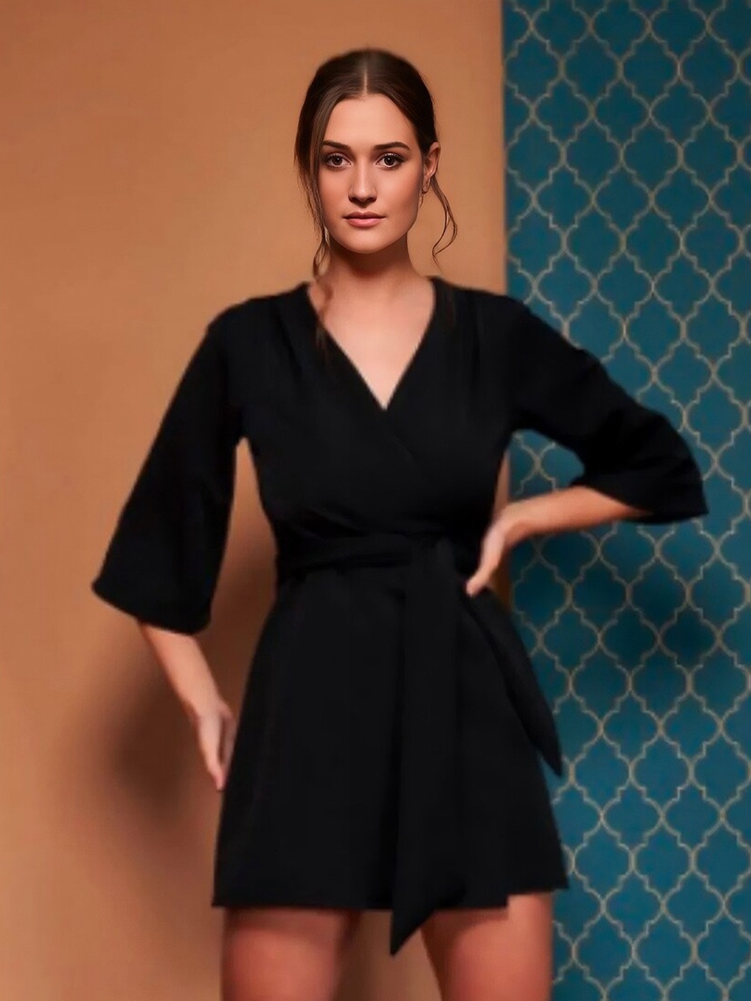 

Styched V-Neck Waist Tie-Ups Wrap Mini Dress, Black