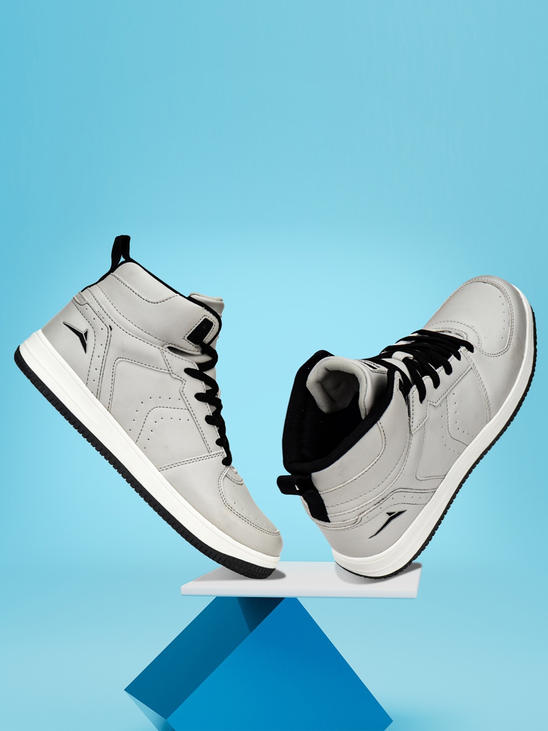 

JQR Men Perforated Lightweight Sneakers, Grey