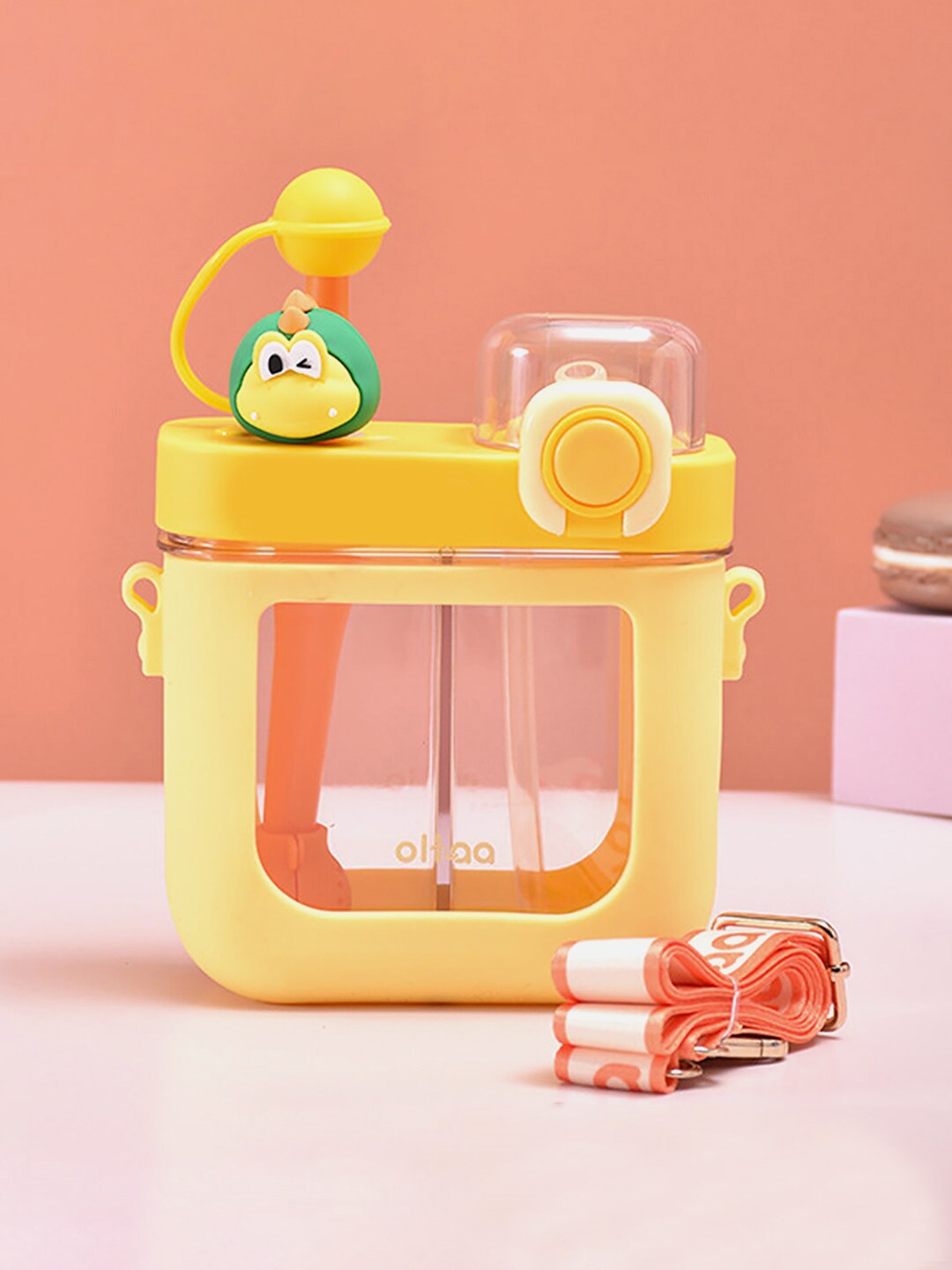 

Little Surprise Box LLP Yellow Walkie Talkie Style Water Bottle - 580 Ml