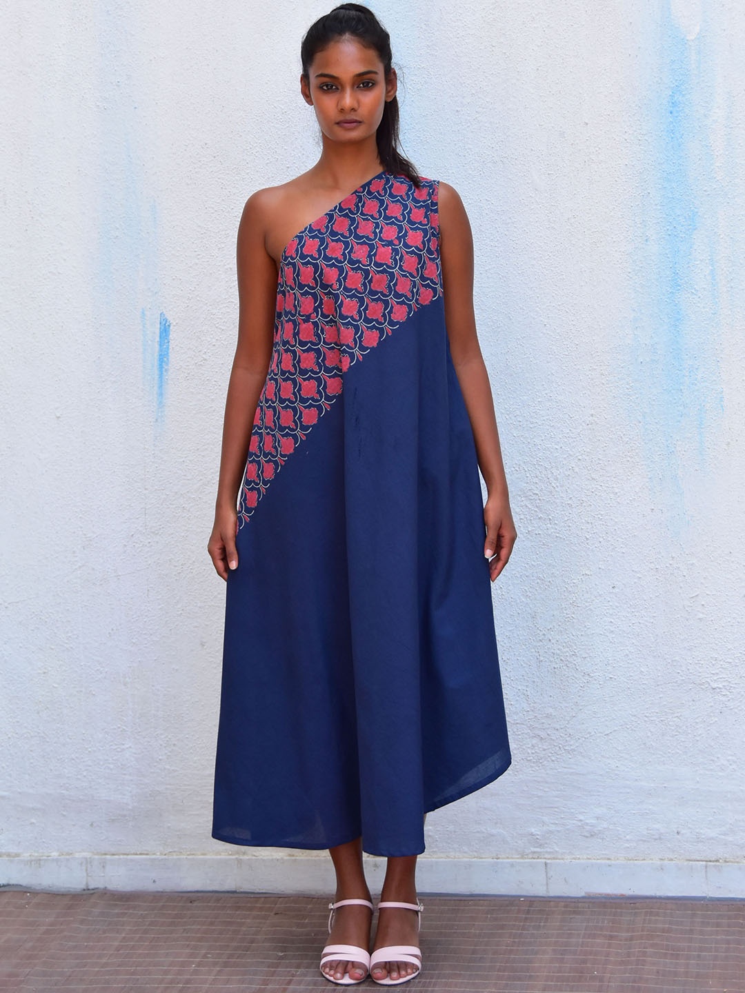 

Chidiyaa Ethnic Motifs Block PrintedOne Shoulder A-Line Cotton Midi Dress, Navy blue