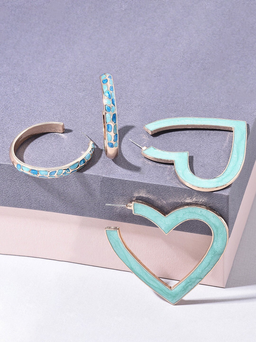 

AMI Set Of 2 Gold-Plated Heart Shaped Half Hoop Earrings