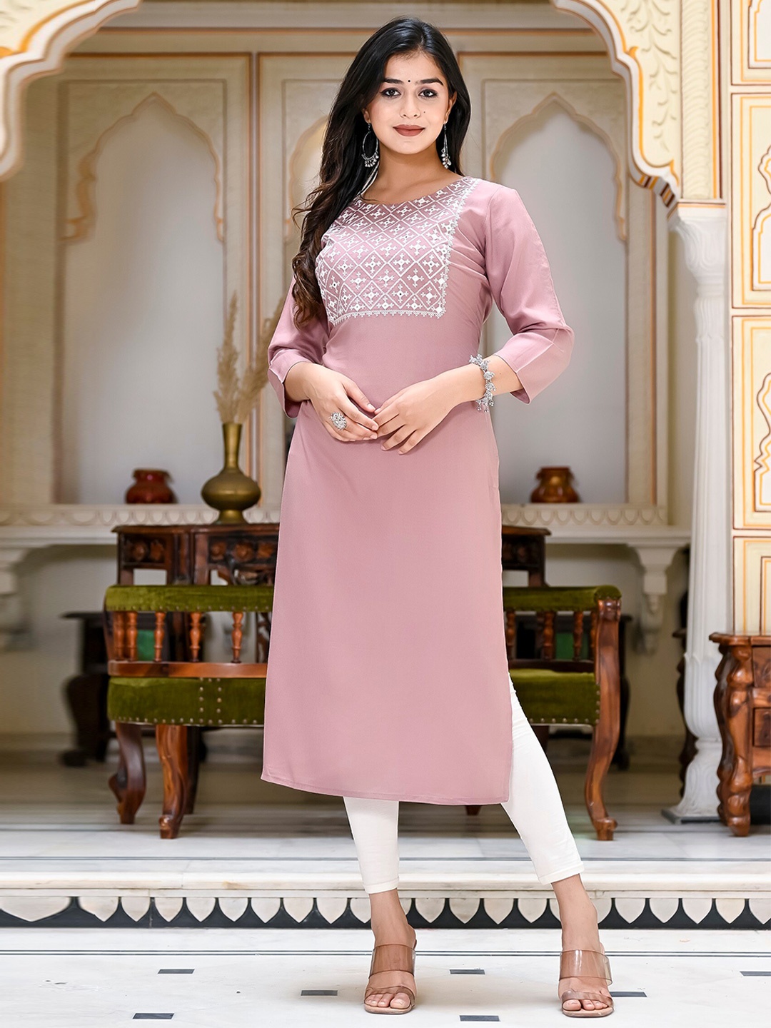 

MissKurti Women Pink Yoke Design Thread Work Kurta