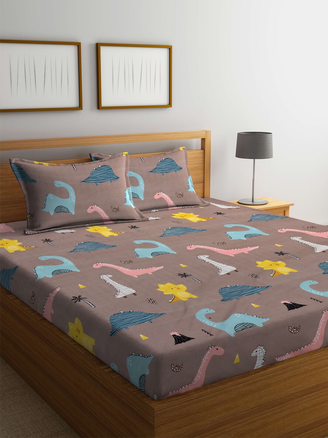 

FABINALIV Brown & Blue Cartoon Print 300 TC Fitted King Bedsheet & 2 Pillow Covers