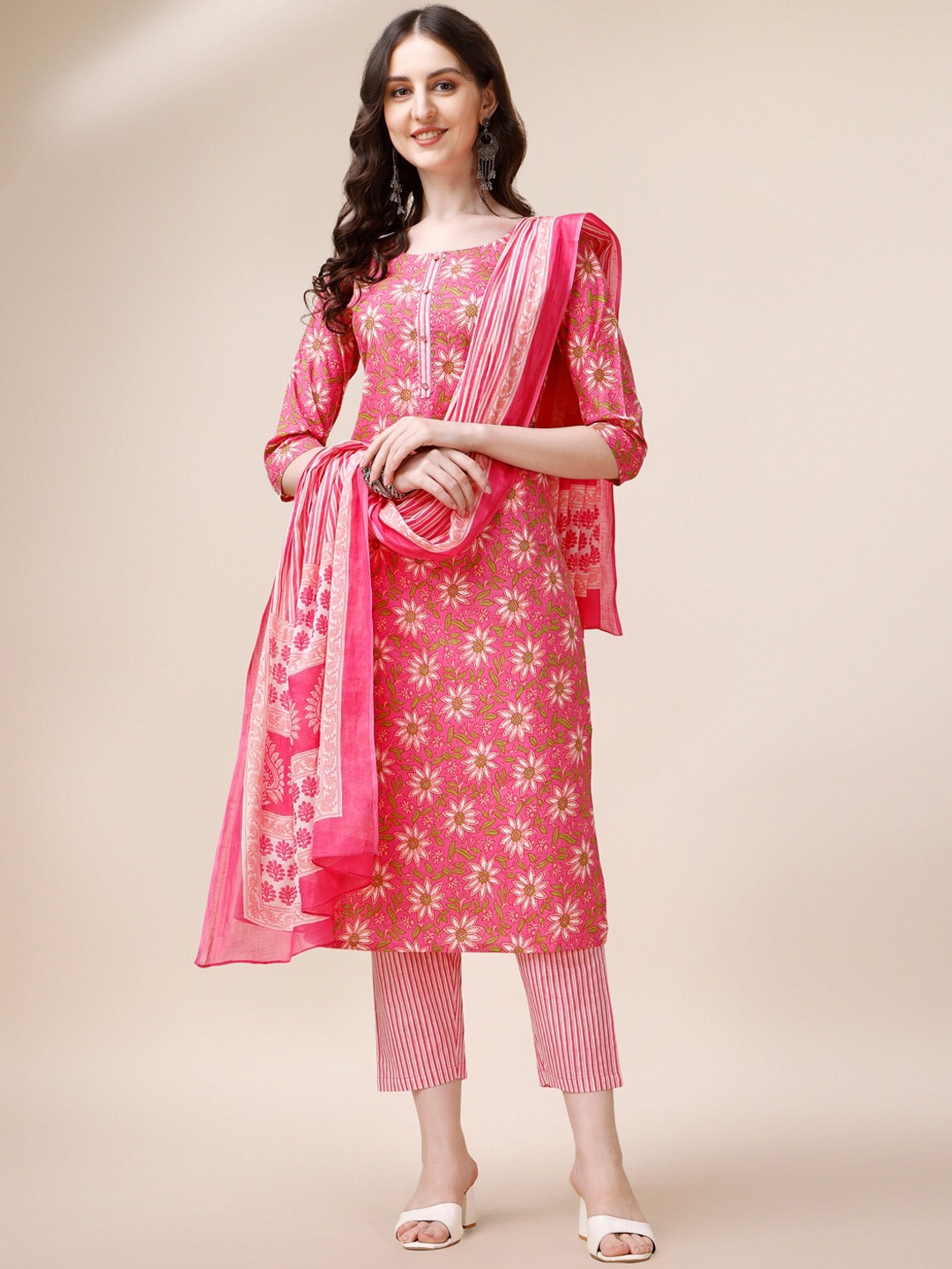 

Berrylicious Floral Printed Gotta Patti Pure Cotton Straight Kurta &Trousers With Dupatta, Pink