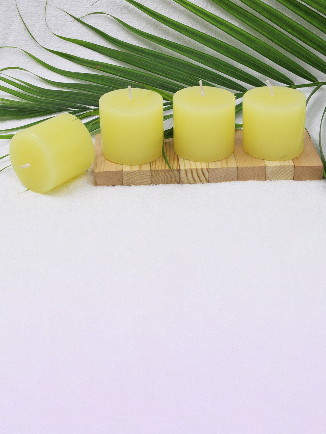 

atorakushon Yellow 4-Pieces Lemon Scented Pillar Candles