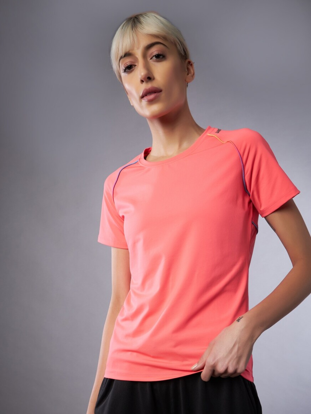 

UNPAR Raglan Sleeves Moisture Wicking Sports T-Shirt, Peach