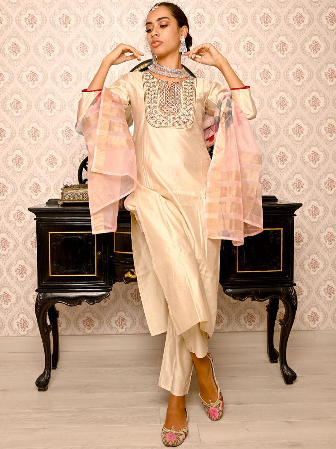 

ODETTE Yoke Design Thread Work Kurta with Trousers & Dupatta, Off white