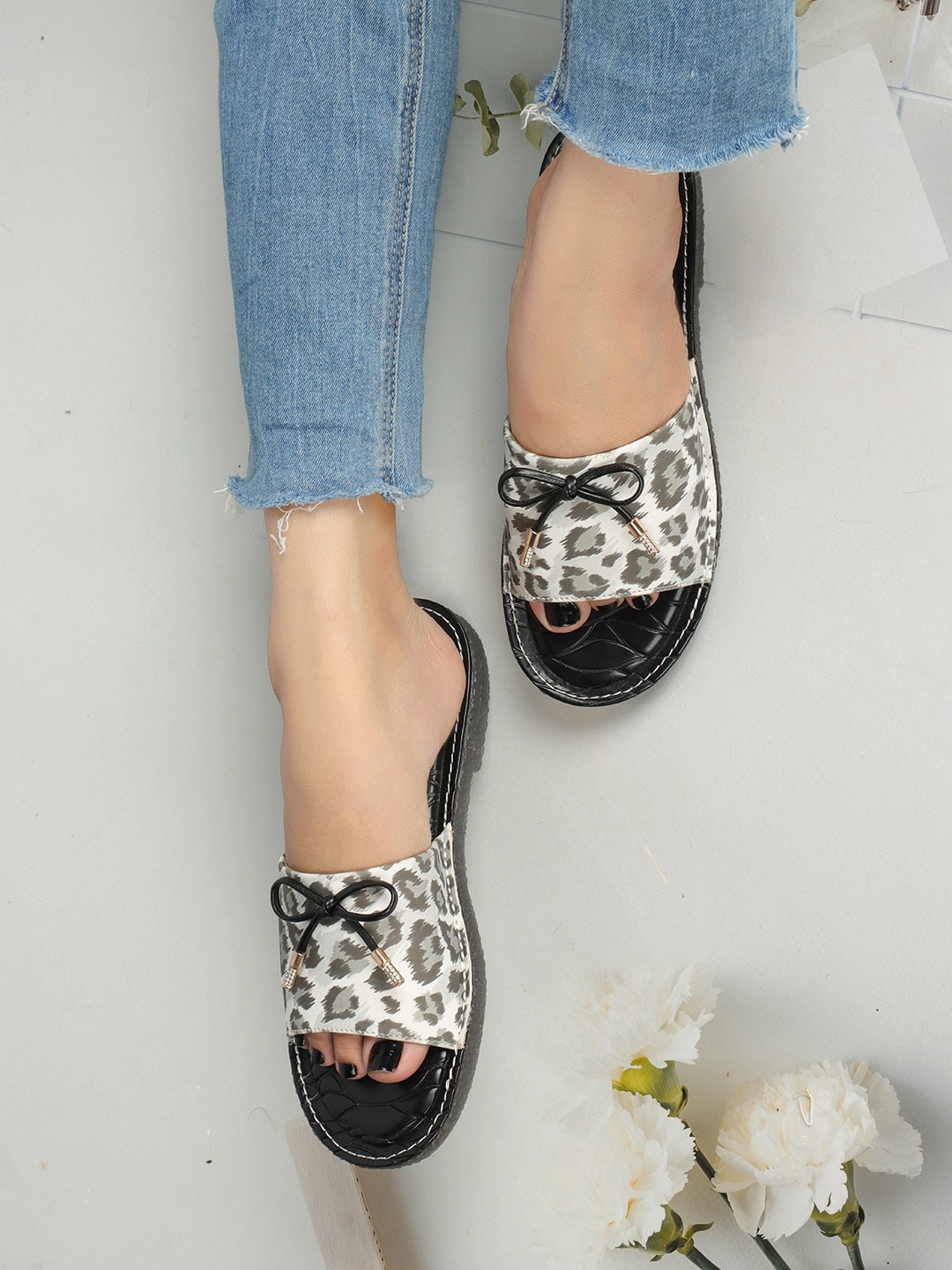 

ELLE Printed Open Toe Flats With Bows, Black