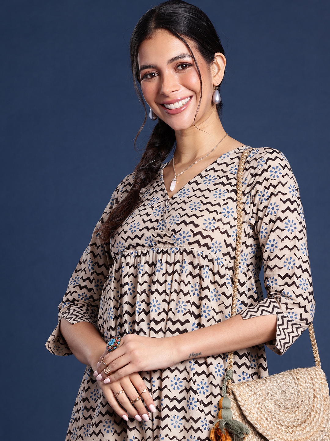 

Taavi Kalamkari Ethnic Motifs Printed A-Line Pure Cotton Ethnic Dresses, Beige