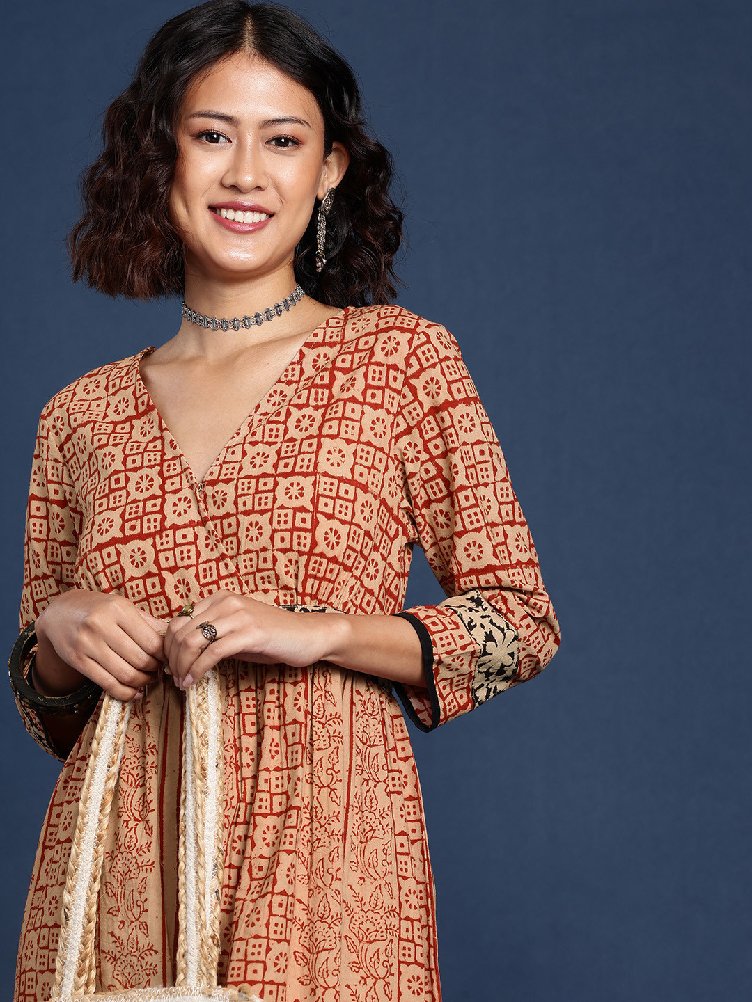 

Taavi Kalamkari Ethnic Motifs Printed Fit & Flare Pure Cotton Ethnic Dress, Beige