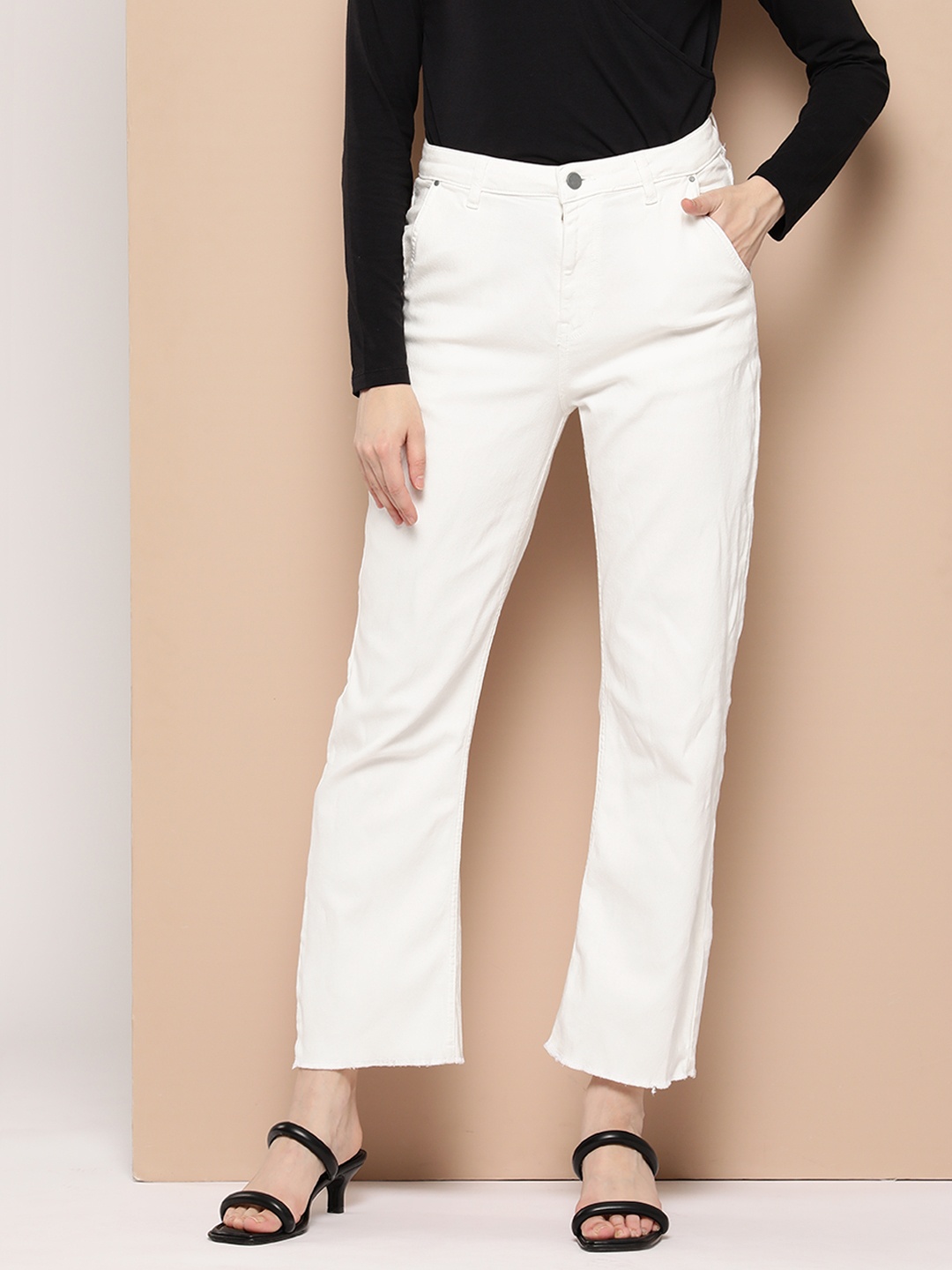 

Chemistry Women Straight Fit Stretchable Jeans, Off white