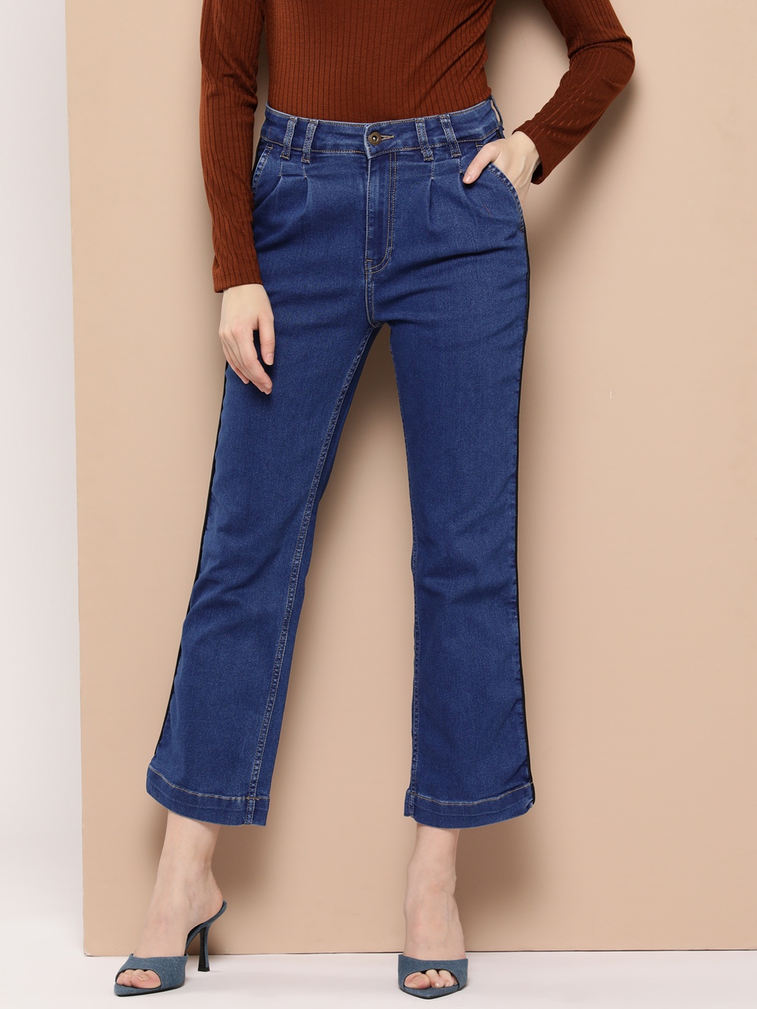 

Chemistry Women Straight Fit Stretchable Pleated Cropped Jeans, Blue