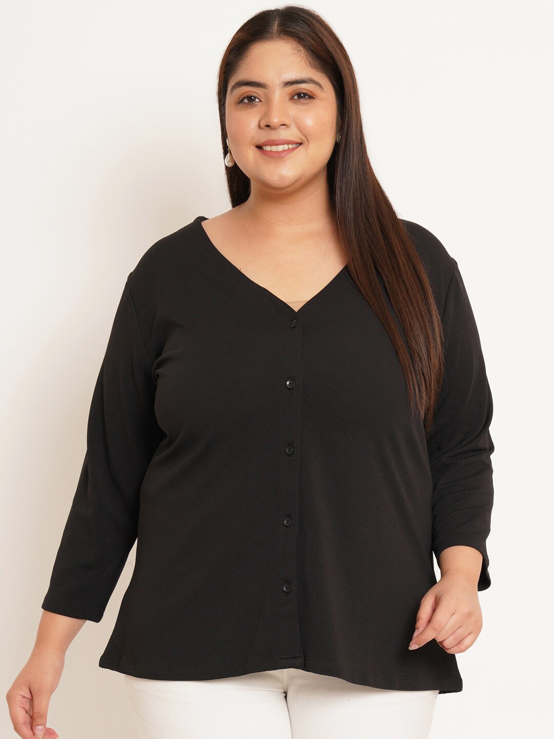 

U&F Beyond Plus Size V-Neck Shirt Style Top, Black