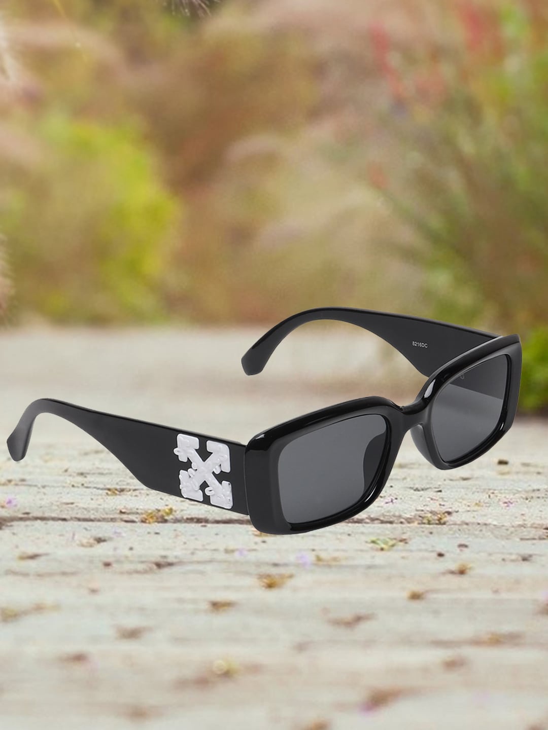 

Swiss Design Unisex Lens & Other Sunglasses With UV Protected Lens, Black
