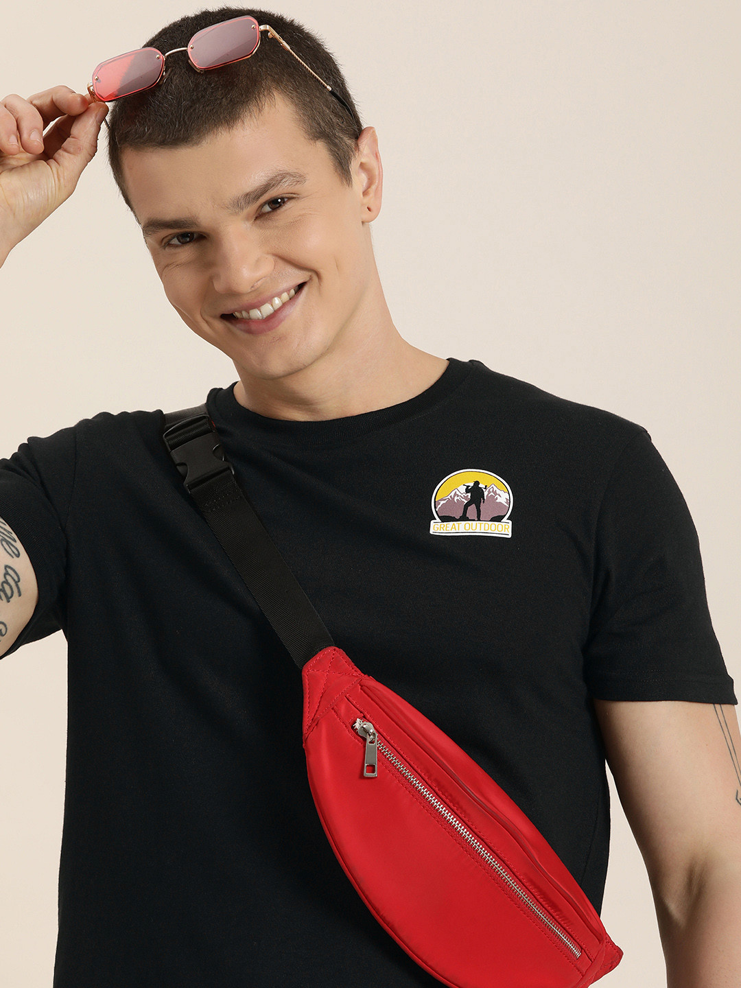 

HERE&NOW Round Neck Solid Regular Fit Casual T-shirt, Black