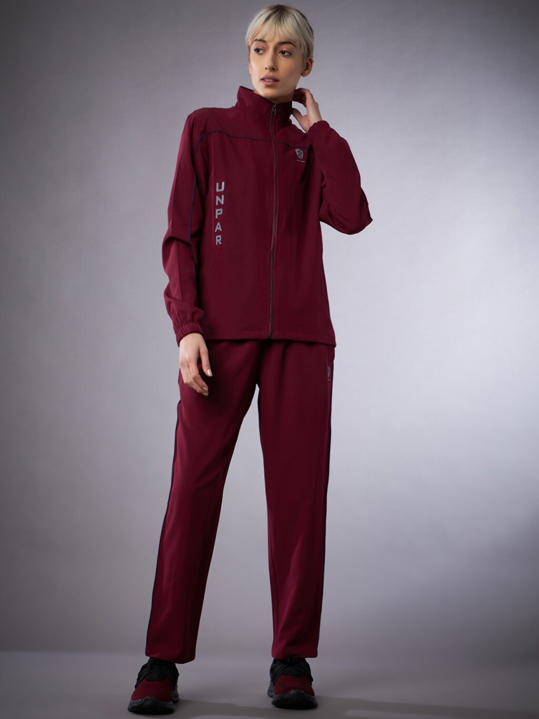 

UNPAR High Neck High Rise Tracksuits, Maroon