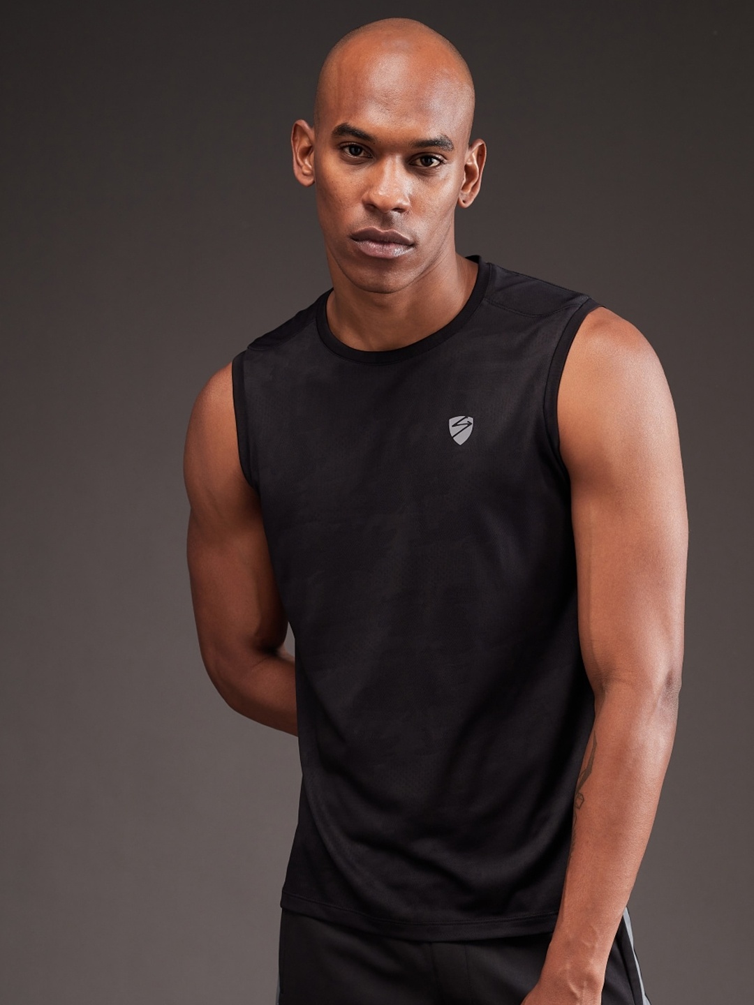 

UNPAR Round Neck Lightweight Gym Innerwear Vests, Black